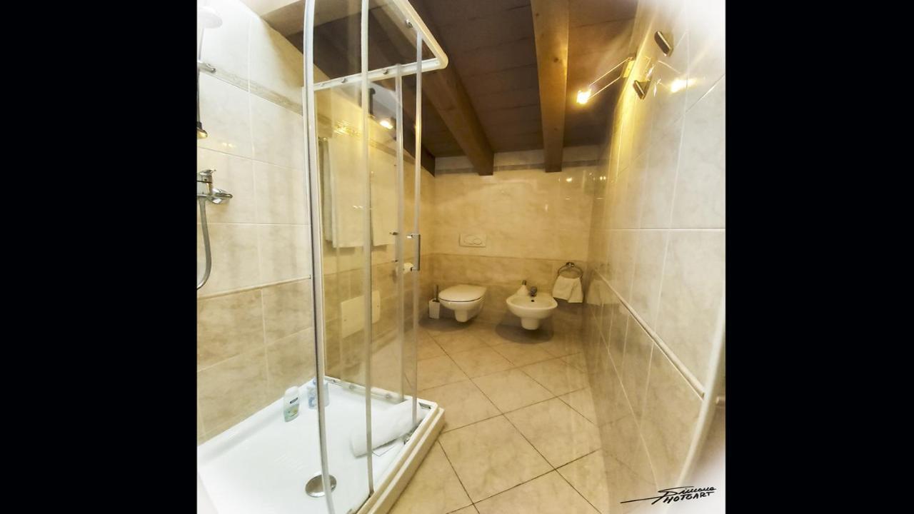 La Folaga Bed & Breakfast Gavirate Ngoại thất bức ảnh